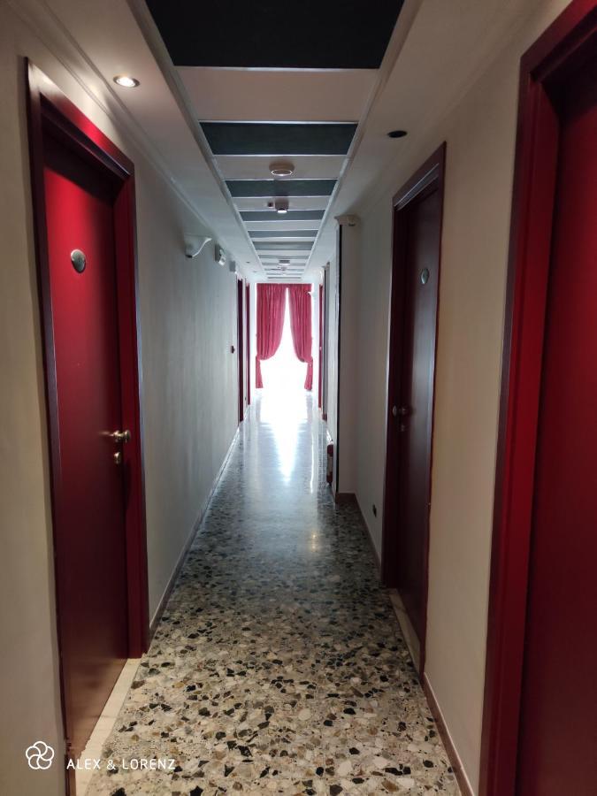 Alex & Lorenz Hotel Torvaianica Dış mekan fotoğraf