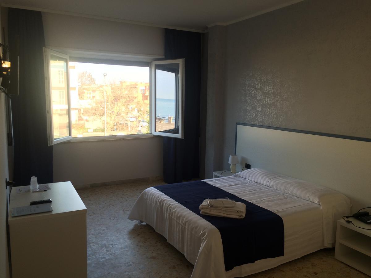 Alex & Lorenz Hotel Torvaianica Dış mekan fotoğraf